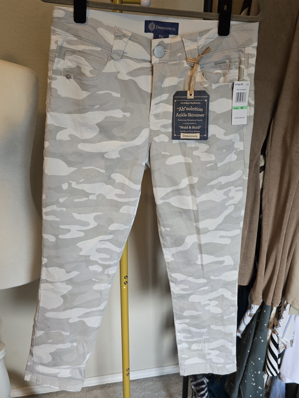 Democracy 'Ab-solution' Ankle Skimmer Camo Pants - White & Light Gray
